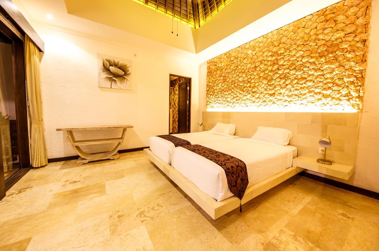 Villa Suzuki 3 Seminyak Buitenkant foto