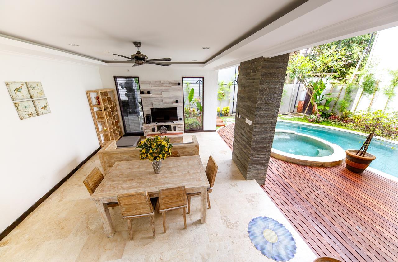 Villa Suzuki 3 Seminyak Buitenkant foto