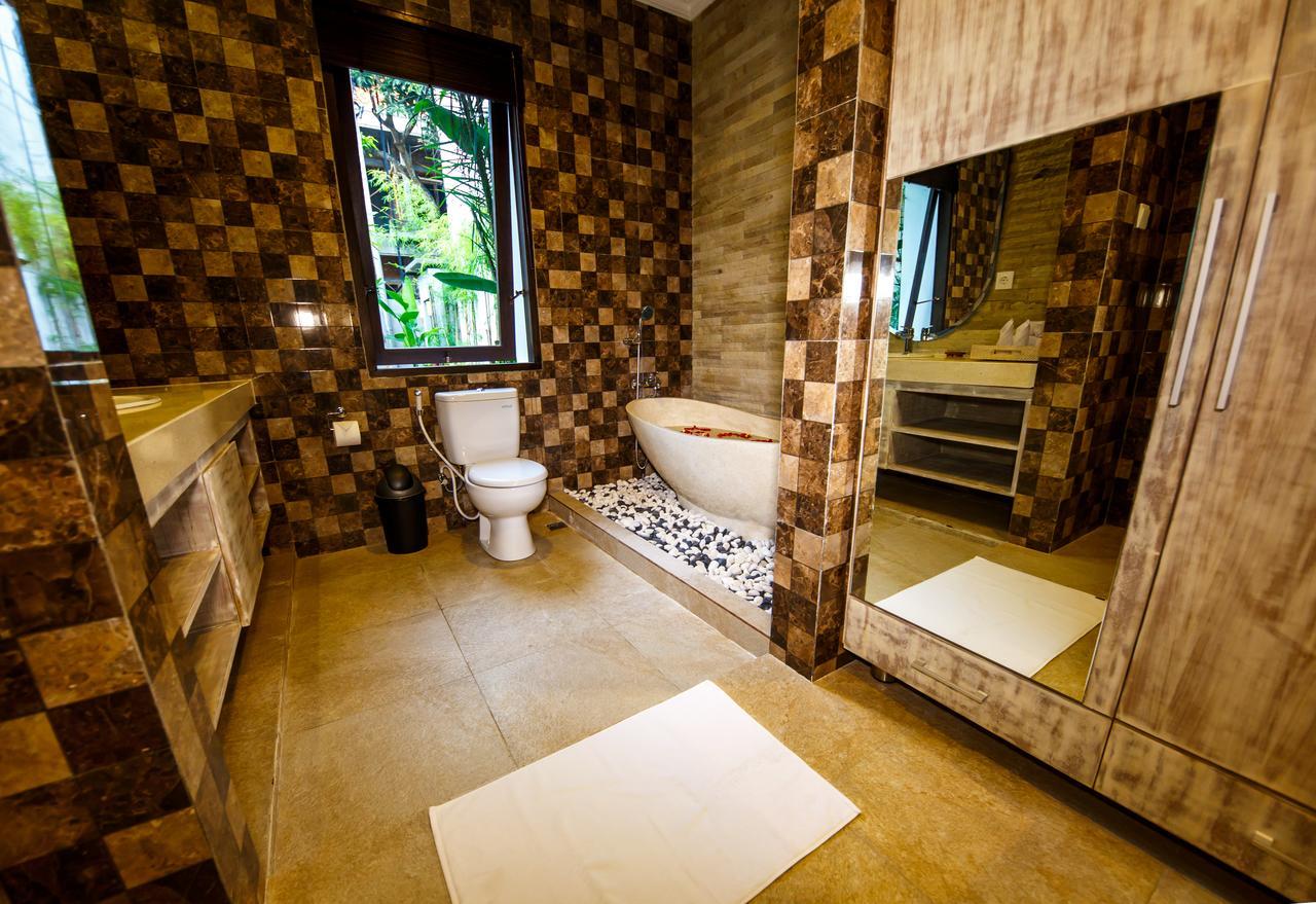Villa Suzuki 3 Seminyak Buitenkant foto